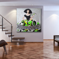 Cuadro Menina moderna colores verdes brillantes con abanico para salón y escalera